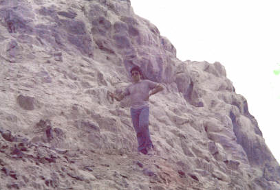 Explorando el cerro,,,al parecer...