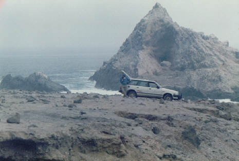 Se puede apreciar el veh&iacute;culo, un subaru loyale station 4WD.